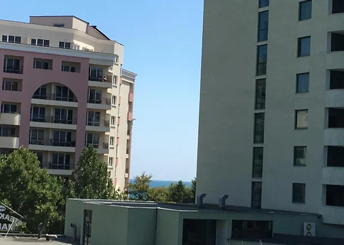 Apartment Sunny Plaza 100 M Sea Sunny Beach