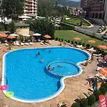 Апартаменти Sunny Plaza 100 M Sea