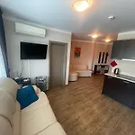 Апартаменти Sunny Plaza 100 M Sea Сонячний Берег