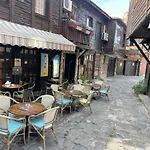 Sunny Plaza 100 M Sea Апартаменти *