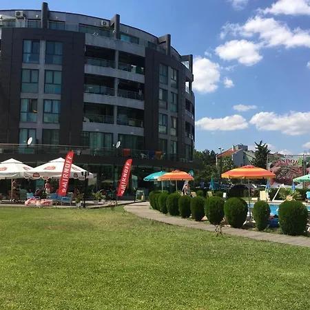 Apartment Sunny Plaza 100 M Sea