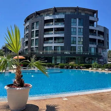 Apartment Sunny Plaza 100 M Sea