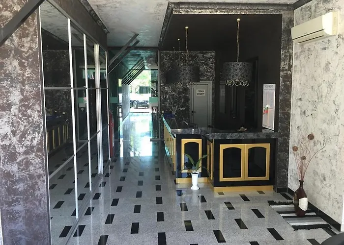 Sunny Plaza 100 M Sea * Słoneczny Brzeg